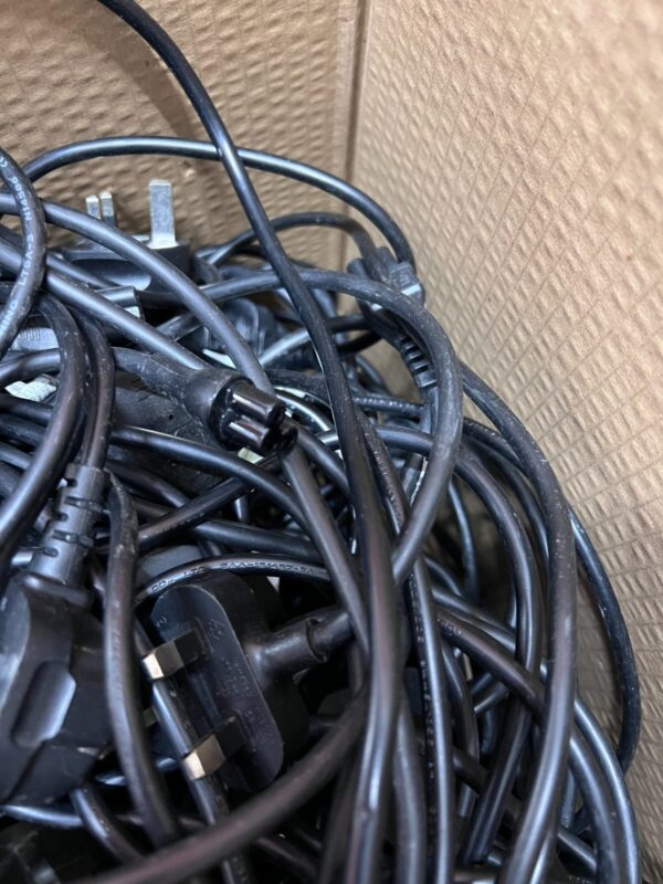 *JOB LOT* 50 x UK C5 Cloverleaf Micky Mouse Power Lead Cable for Laptops USED - Image 4