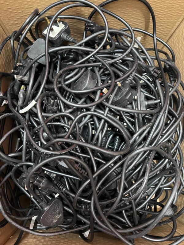 *JOB LOT* 50 x UK C5 Cloverleaf Micky Mouse Power Lead Cable for Laptops USED