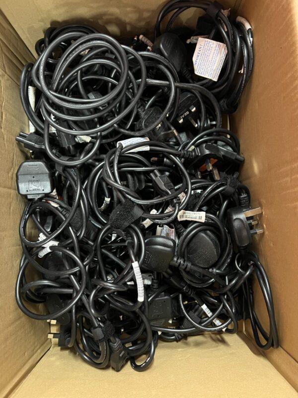 ** JOB LOT * 10 - 50 X UK 3 Pin Power Cord C5 Clover Leaf Power Cable