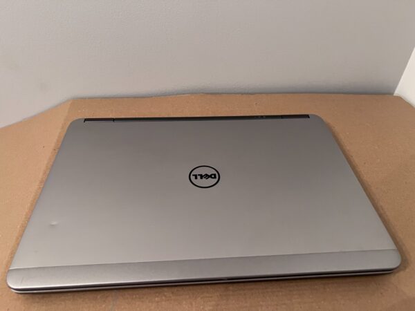 DELL Latitude E7240 12" Core i7 8GB RAM 128GB SSD Win 11 - HD SCREEN - Image 5
