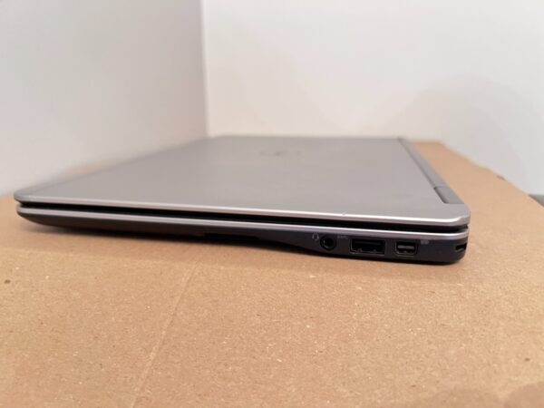 DELL Latitude E7240 12" Core i7 8GB RAM 128GB SSD Win 11 - HD SCREEN - Image 8