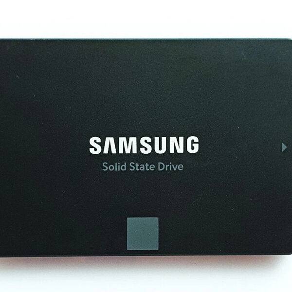 Samsung 850 EVO 250GB SSD MZ-75E250 2.5" SATA III 7mm Solid State Drive