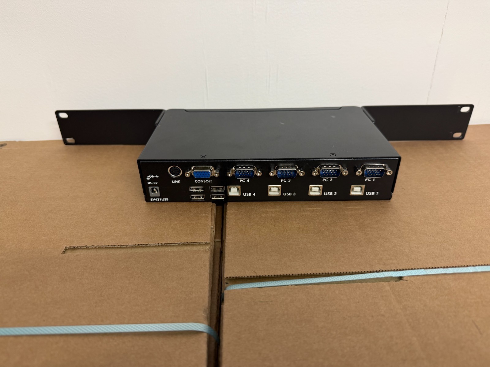 StarTech 4 Port Full HD USB 3.0 KVM Switch SV431HDU3A2 Used Condition - No PSU - Image 7