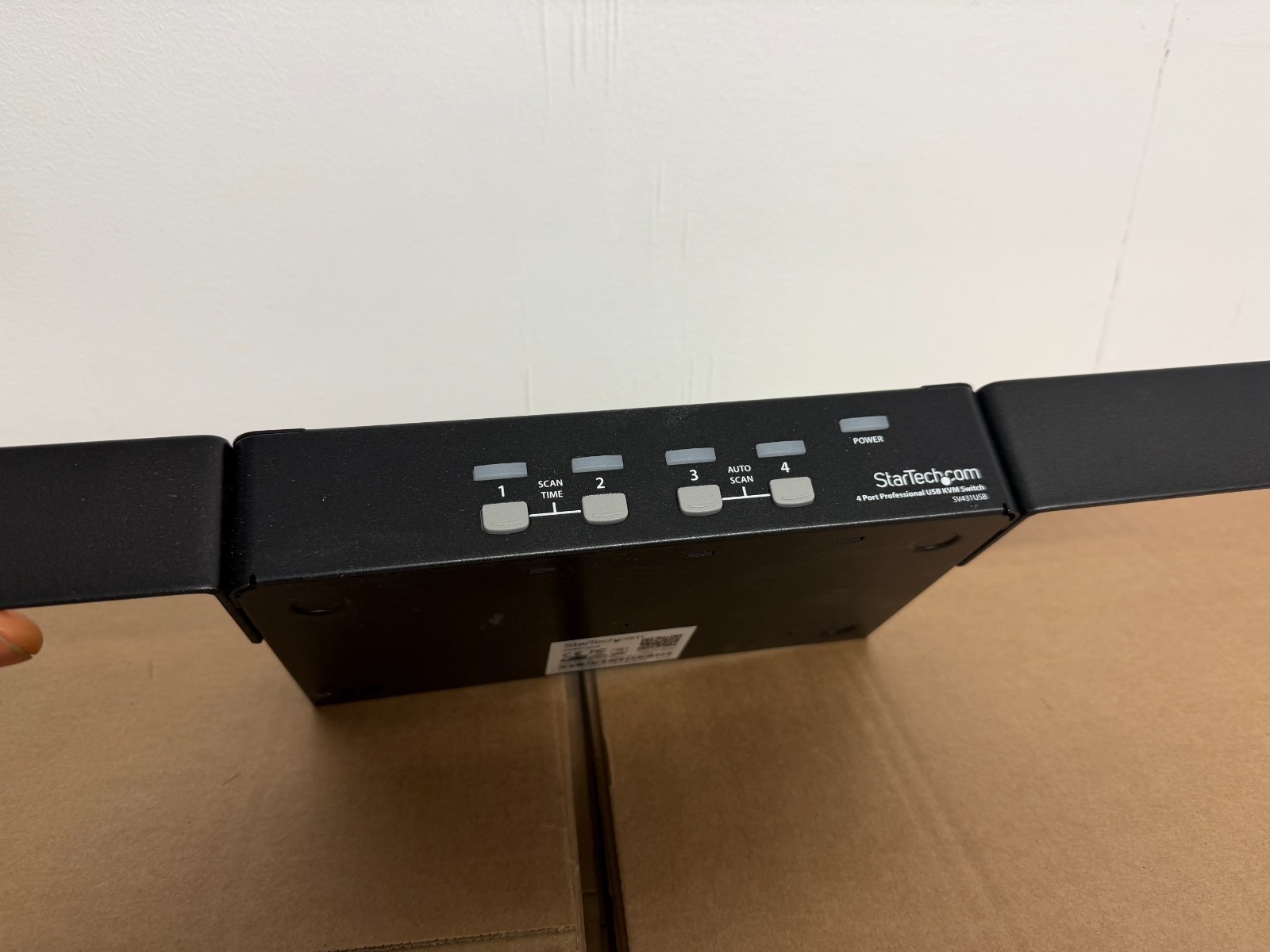StarTech 4 Port Full HD USB 3.0 KVM Switch SV431HDU3A2 Used Condition - No PSU - Image 8
